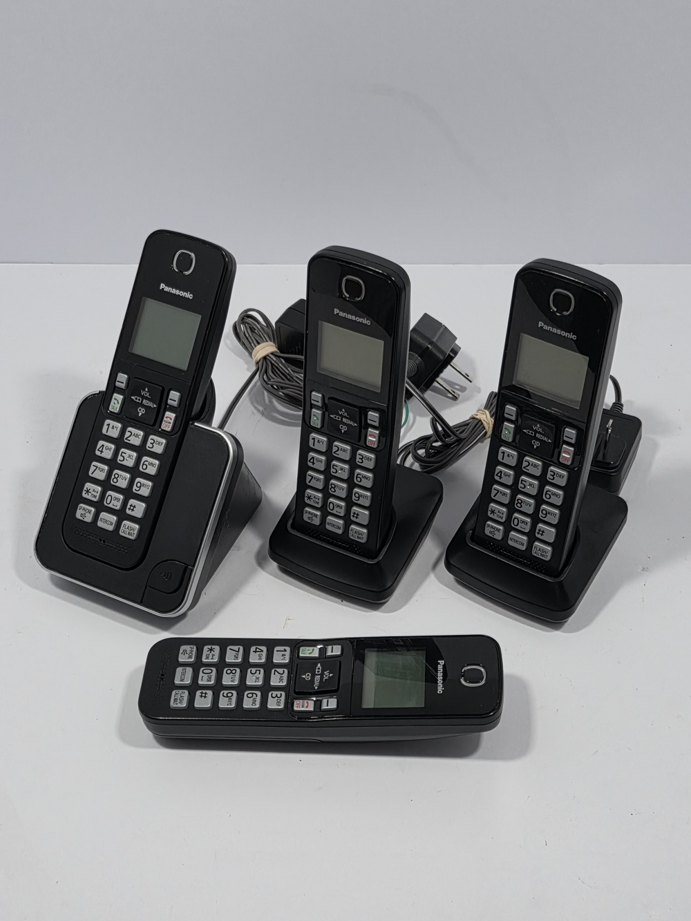 Panasonic KX-TGC380C & PNLC1073 bases, KX-TGCA38C Phone × 4 WORKING & TESTED